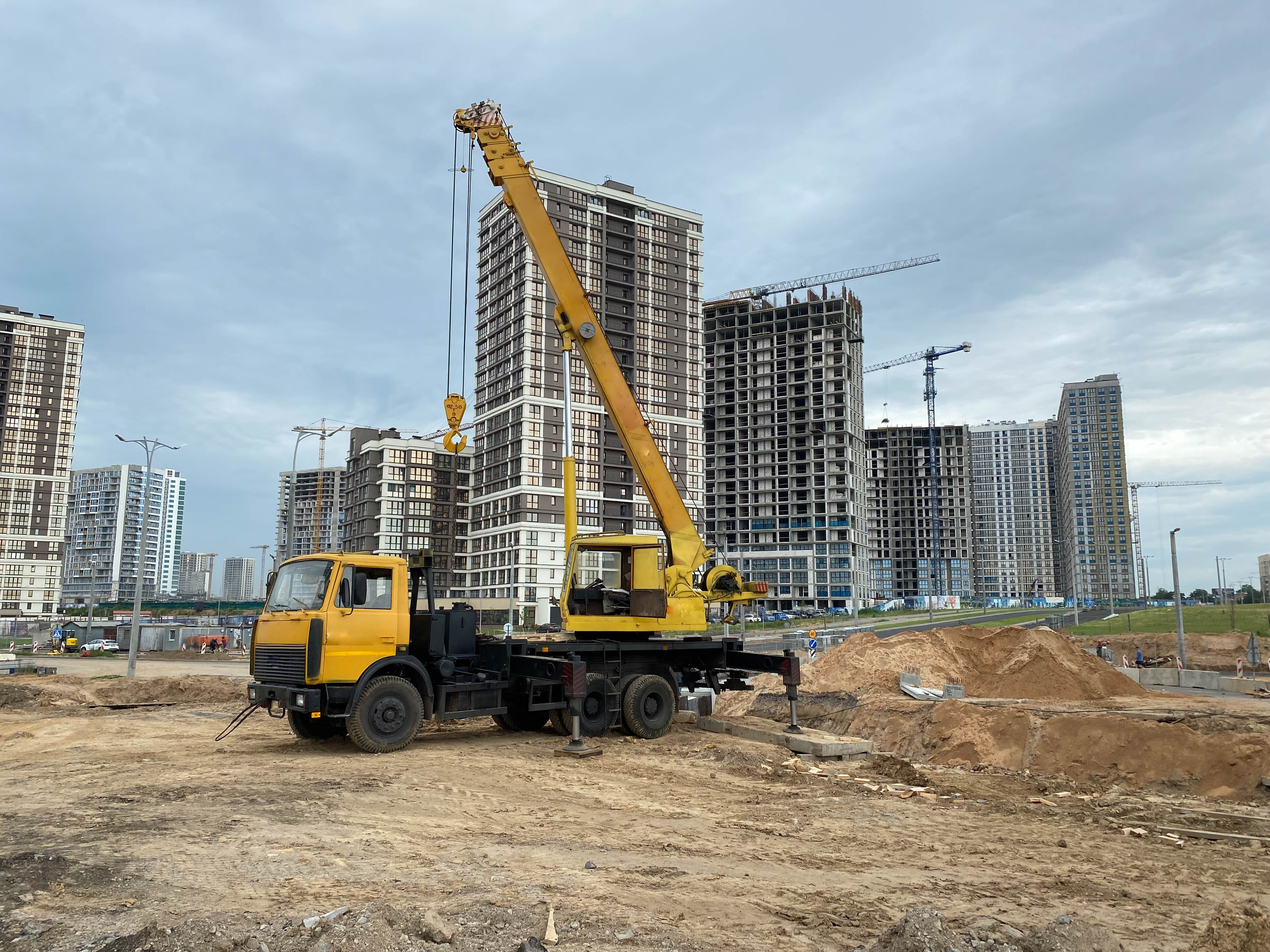 Slewing mobile crane (up to 20 tonnes) - TLILIC0022 Licence to operate a slewing mobile crane (up to 20 tonnes)